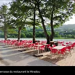 Le Avec Sa Privee